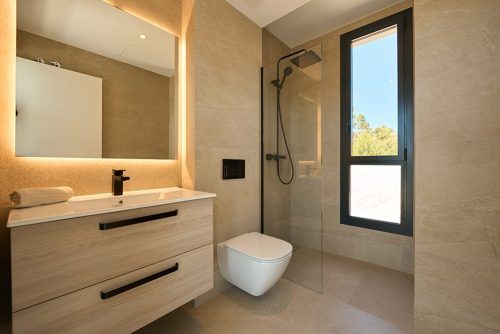 Turquesa Homes bathroom