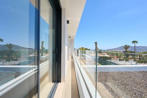 Viviendas de máximo confort, piscina y vistas a la montaña
